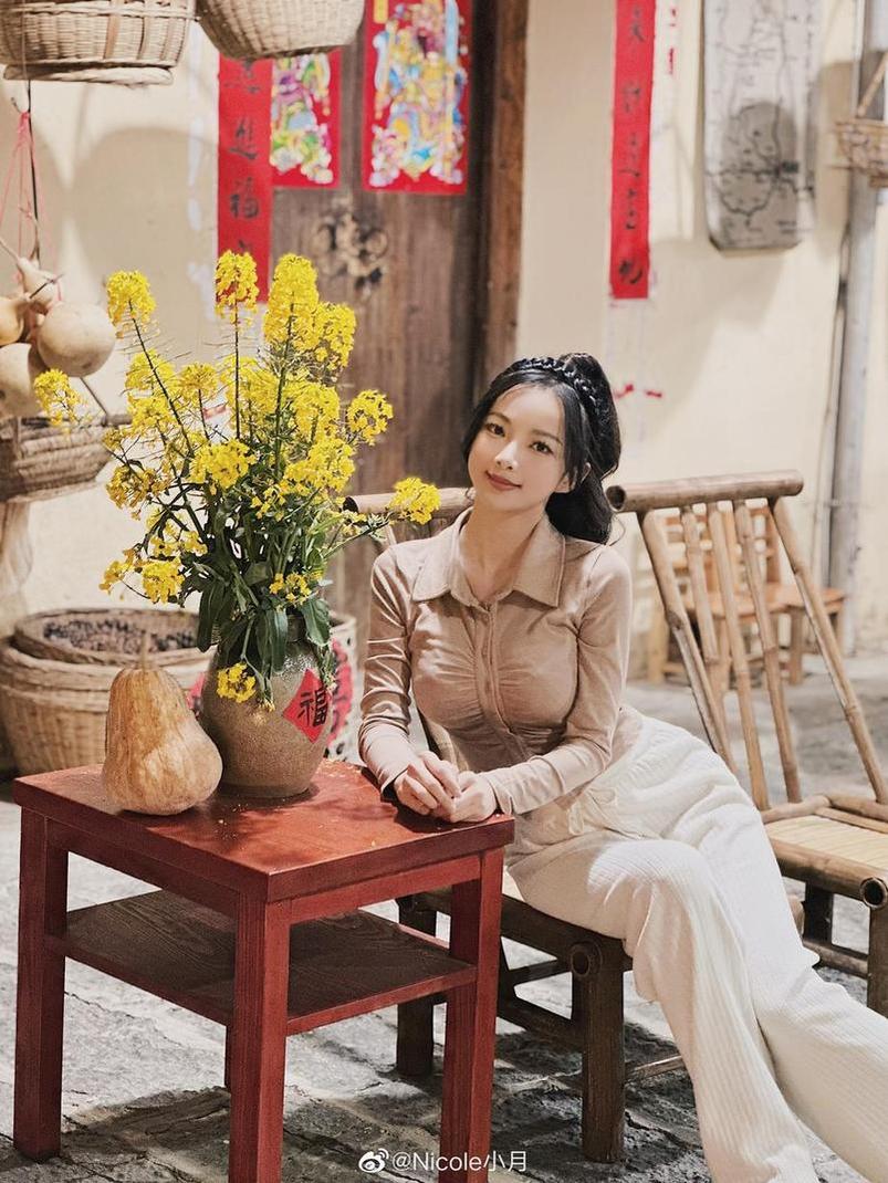Nicole小月原图分享，让你感受Cos的魅力。