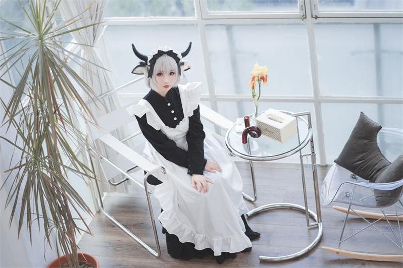 惊艳cos作品：rioko凉凉子海伦礼服美图欣赏
