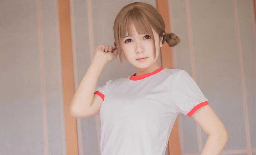 “红色格子”yoko宅夏cos摄影图包，细节定制无删惊艳呈现
