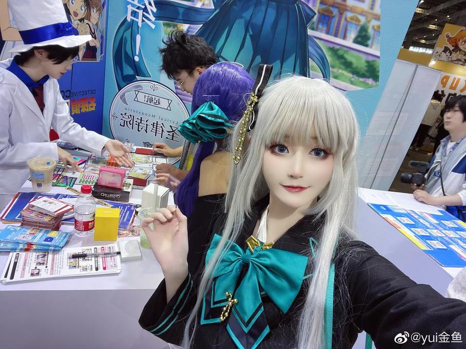Yui金鱼cos贞德作品：极致的优美