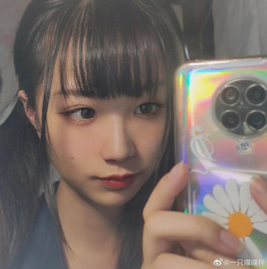 一只喵喵梓的紫发魔女：摄影照片更新，巨幅墙纸等你下载