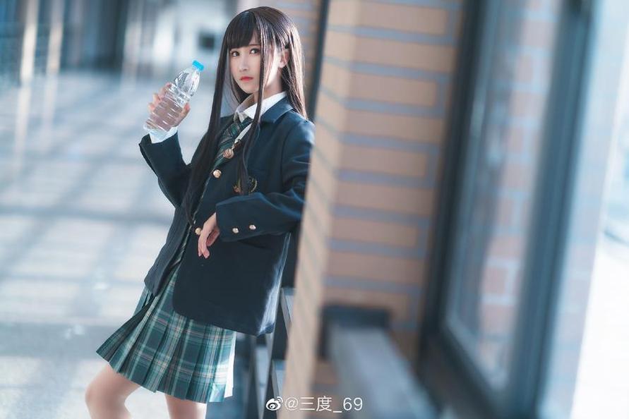 三度69狐巫女cos神仙照，动感十足，一定不能错过