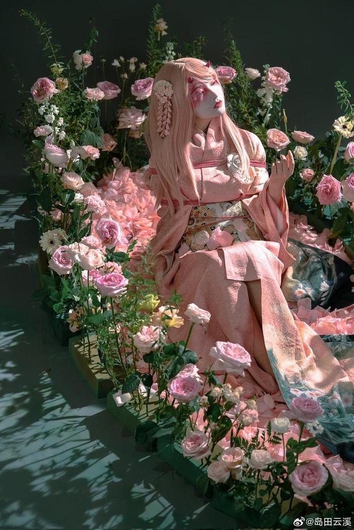 感性照片赏析，云溪溪cos图片网教您欣赏女性美的细节之美