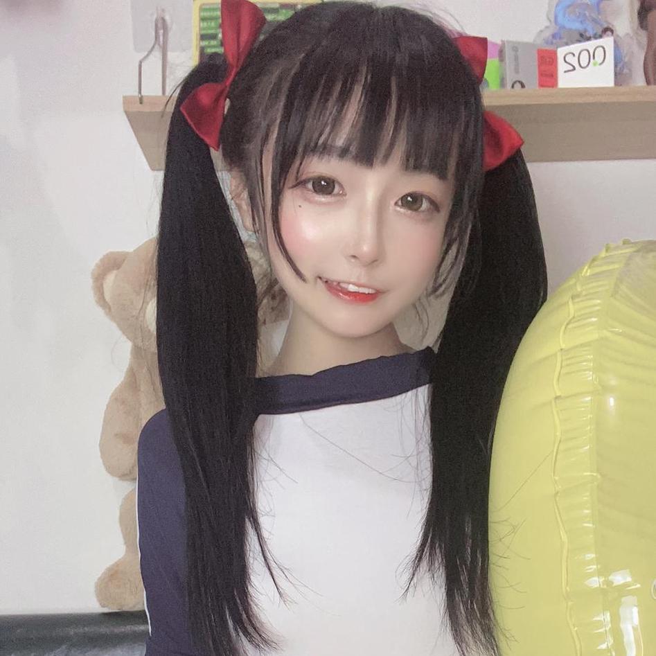 散发魔力的佳佳好难魔法少女照片，让你遨游在幻想的世界中