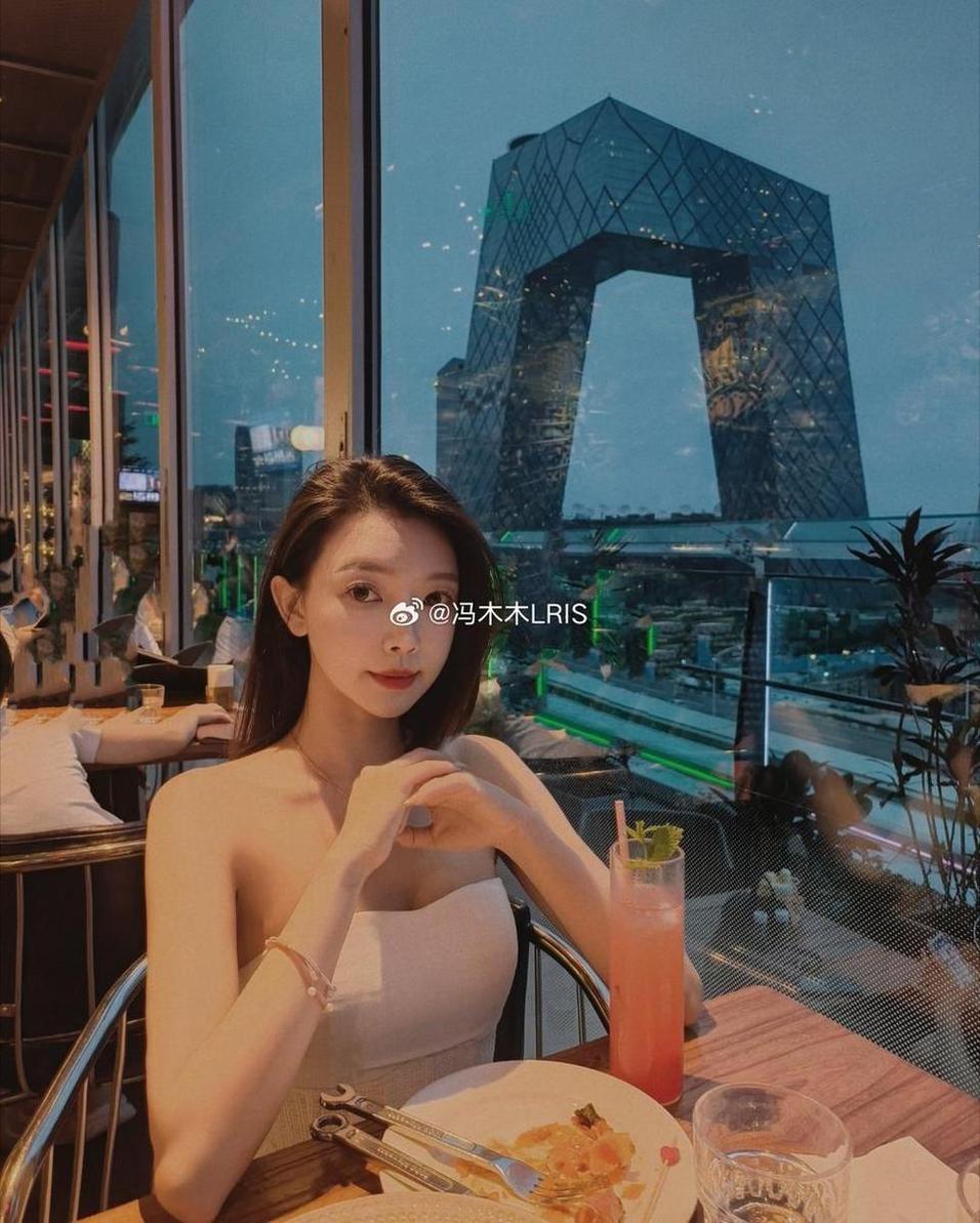 沉浸冯木木高清全集，享受最原汁原味的cos照片。