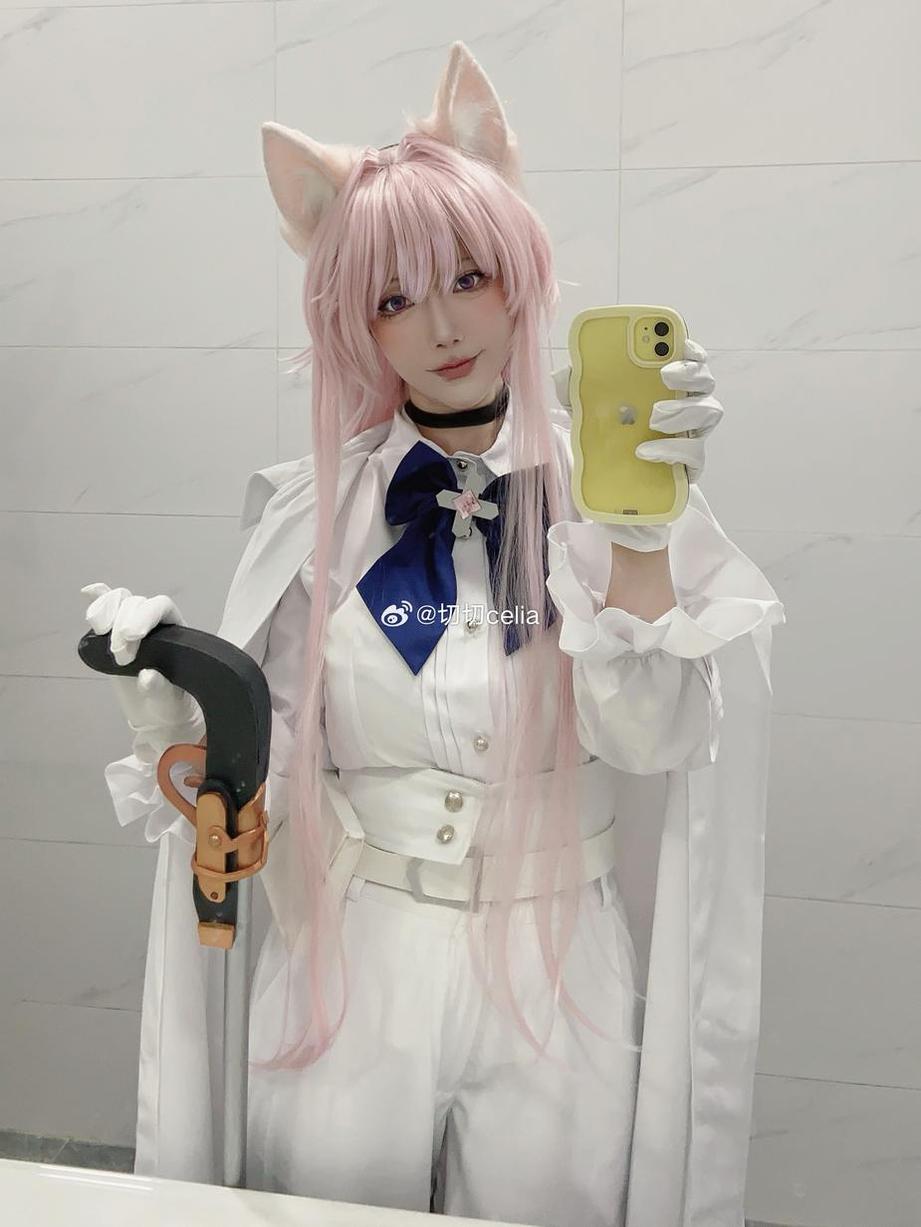 火热的cosplay照片，切切celia自购图包保准让你惊艳
