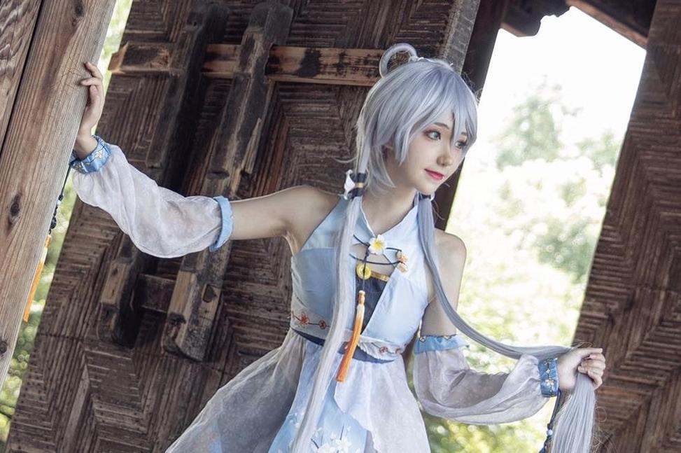 南桃momoko和摄影师合作，发布唯美照片