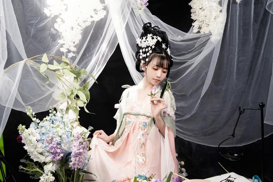 陶醉在喵小吉白色花嫁精美图册，顶级技艺，不容小觑