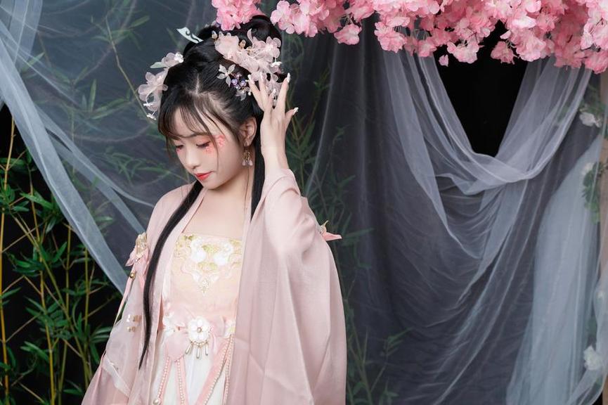 推荐一波绝美图包，喵小吉花絮在线的粉丝们必备