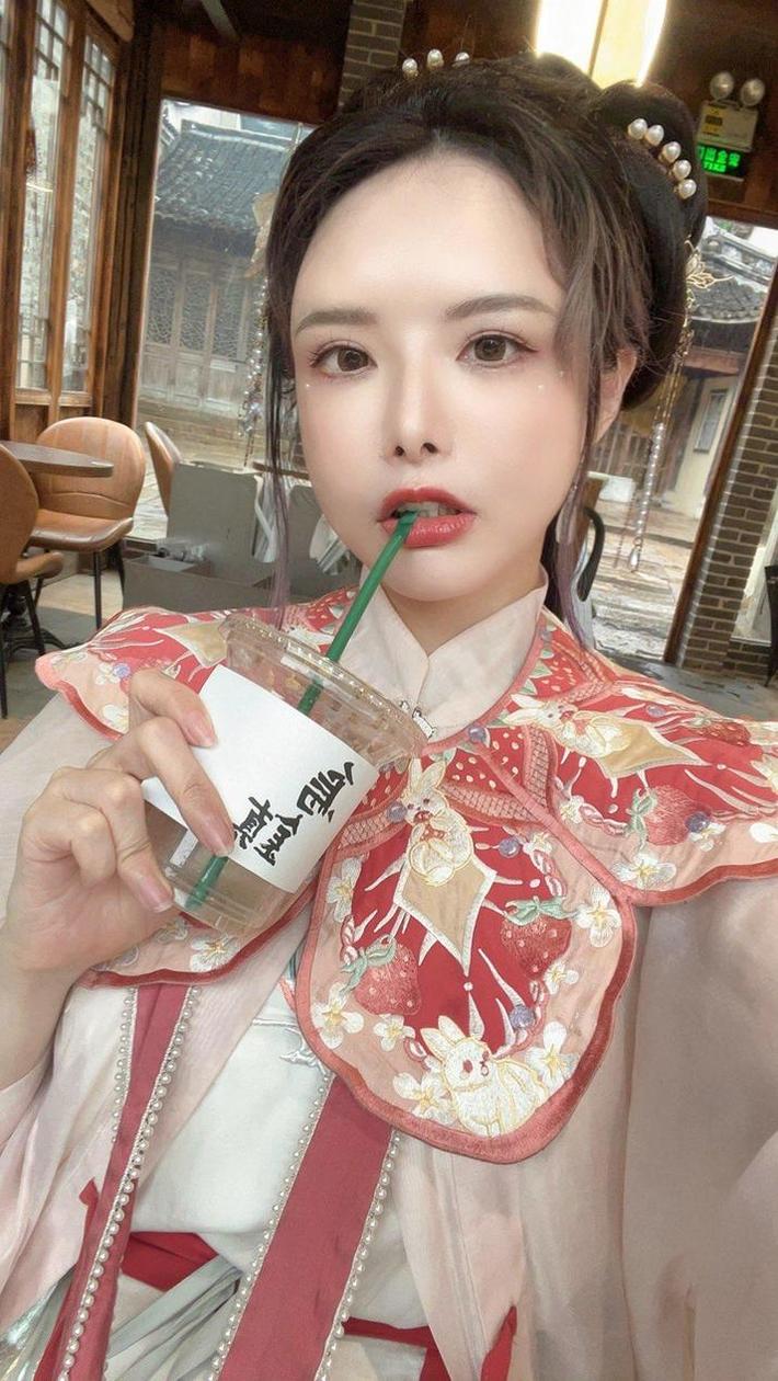 一起看夏小秋秋秋秋无删减拍照，掌握拍照技巧，升级相册品质