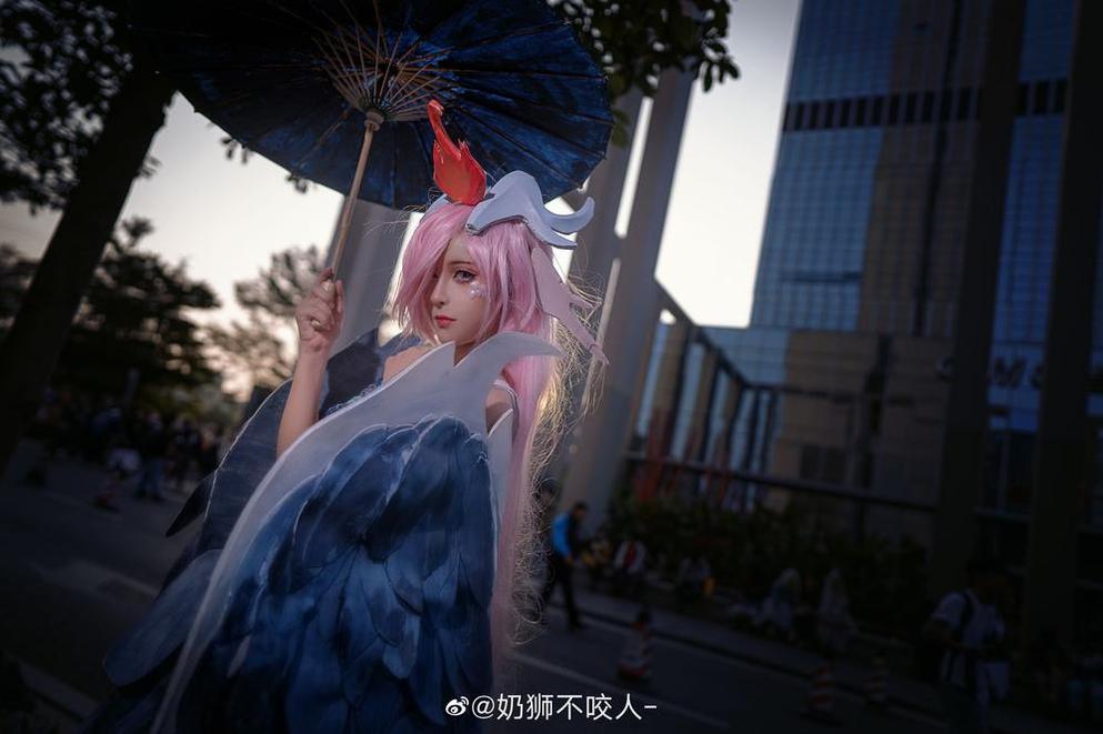 奶狮不咬人微博，给你一份唯美作品图包。