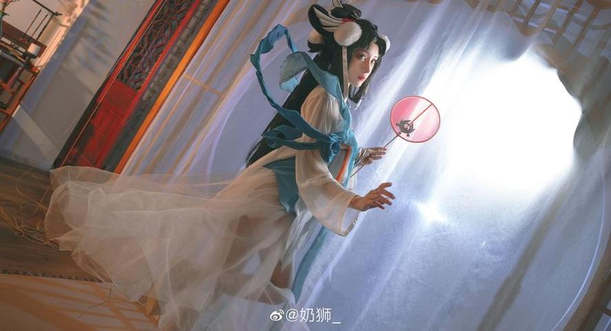 分享我的cos作品-奶狮不咬人cos嫦娥，大家观后感受一下~