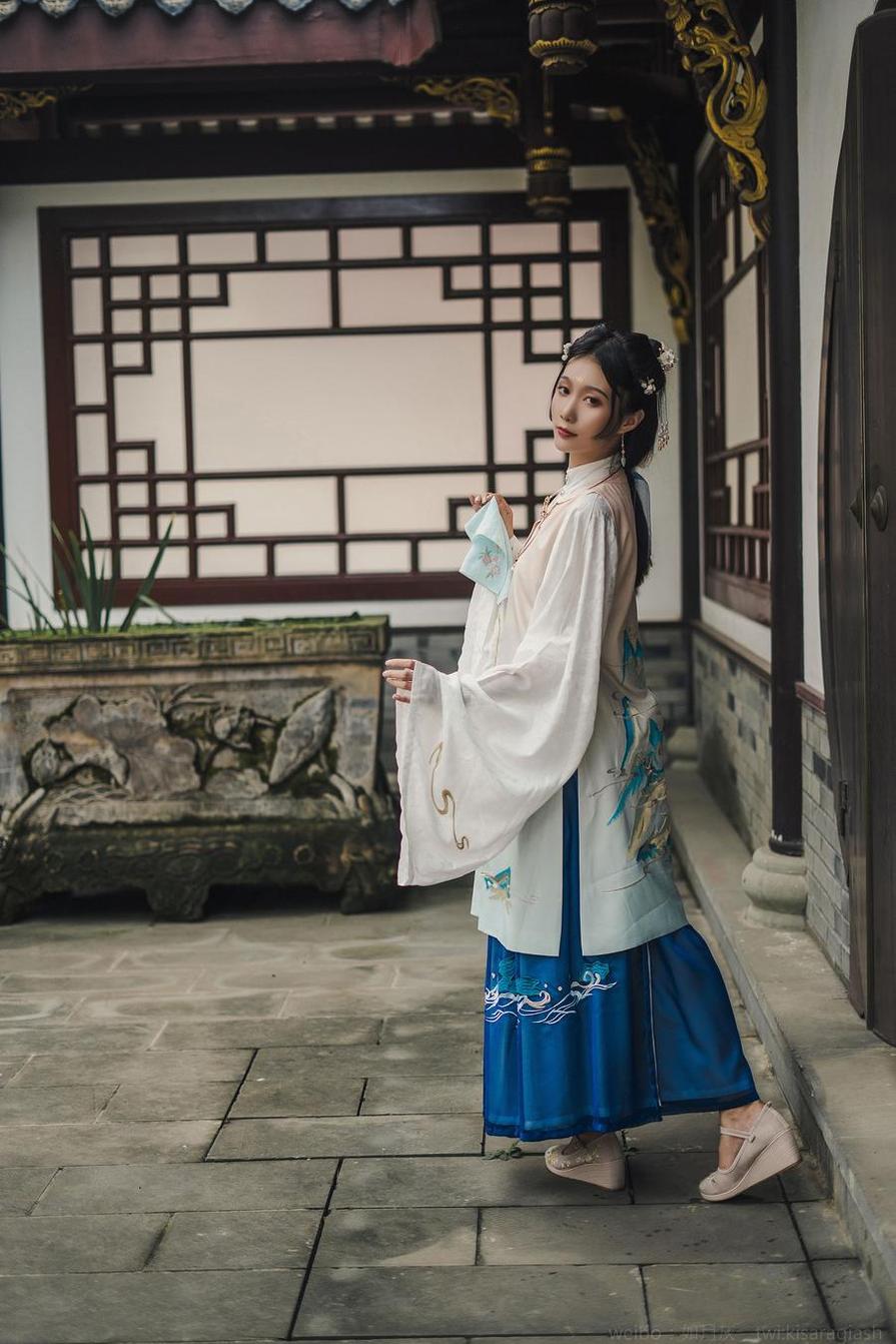轻松拥有最佳图文摄影作品，就在coser如月灰微博
