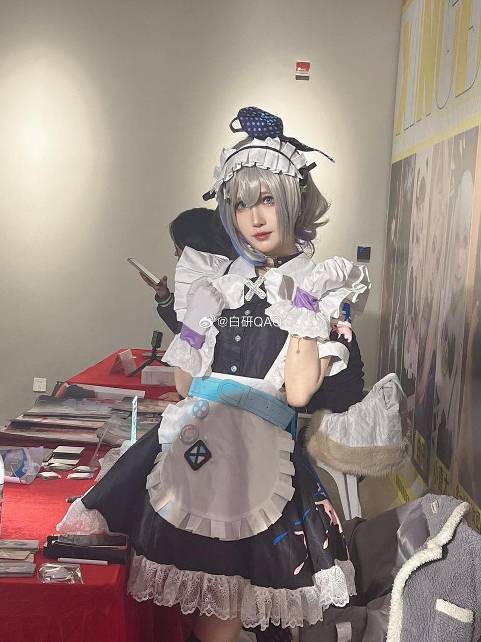 见证我们的更新，探寻妖君白研COS玛修COSER的完美呈现。