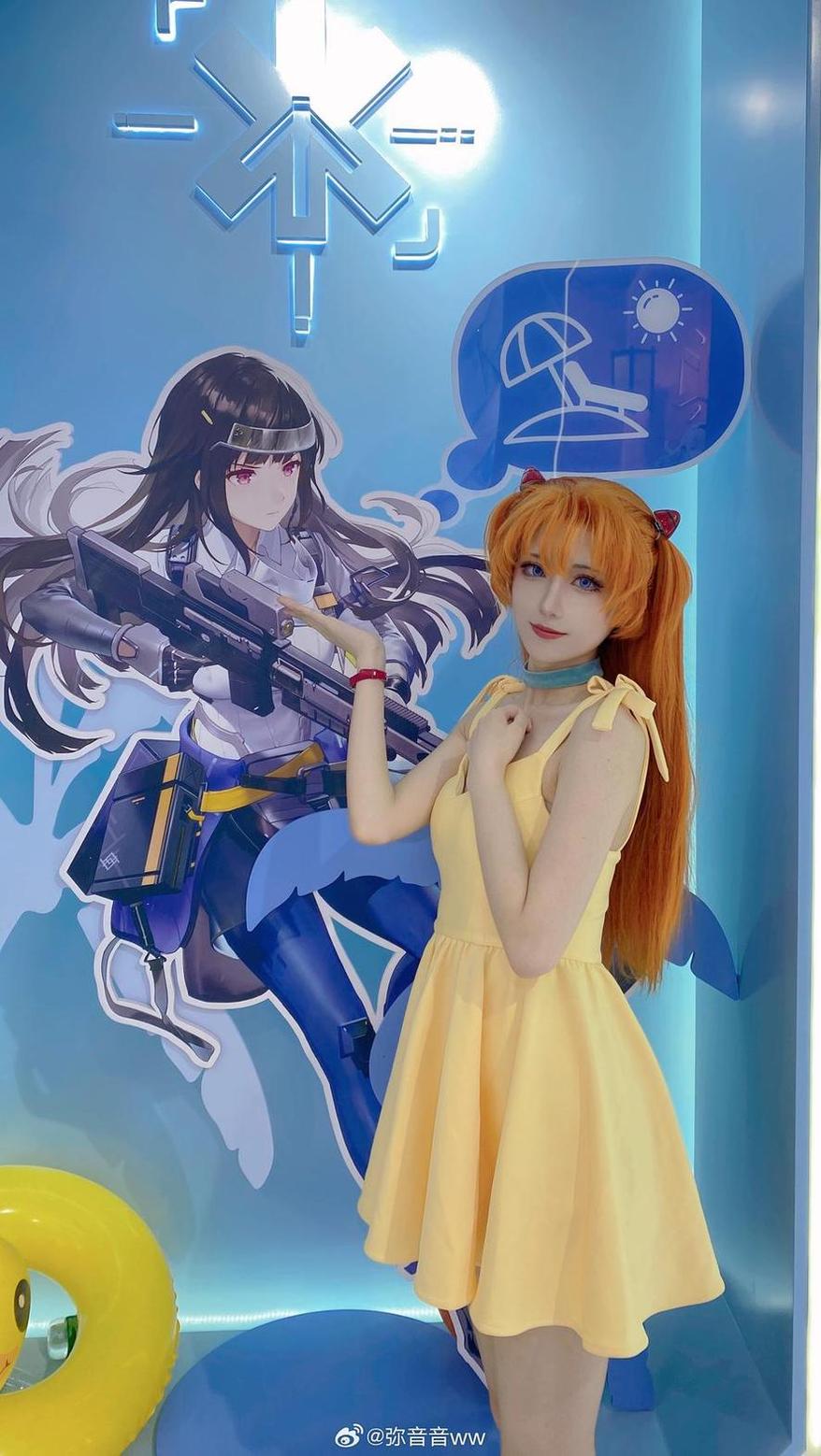 弥音音艾米莉娅作品：梦幻御姐cos
