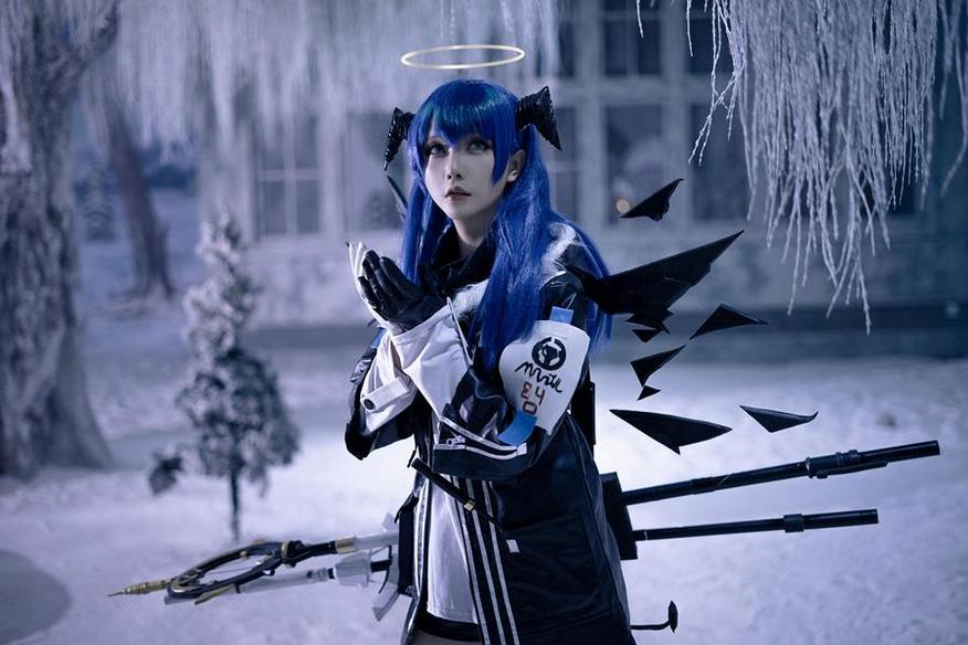 快来领略星之迟迟个人写真资料的美图套装吧