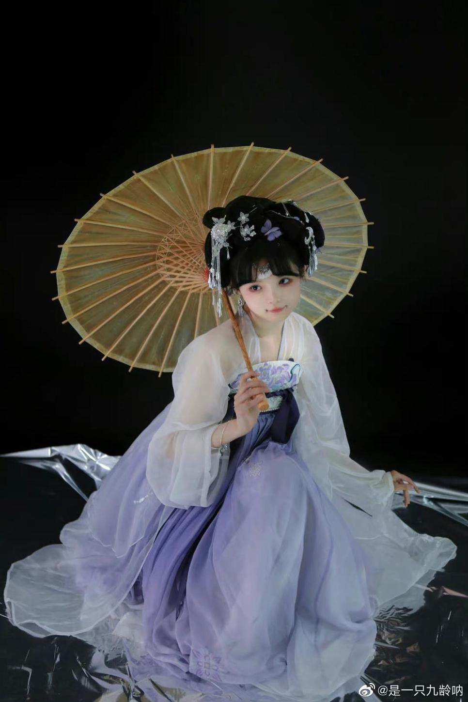 是一只九龄照片高清，这张好看的cosplay作品让你看到了不一样的风格