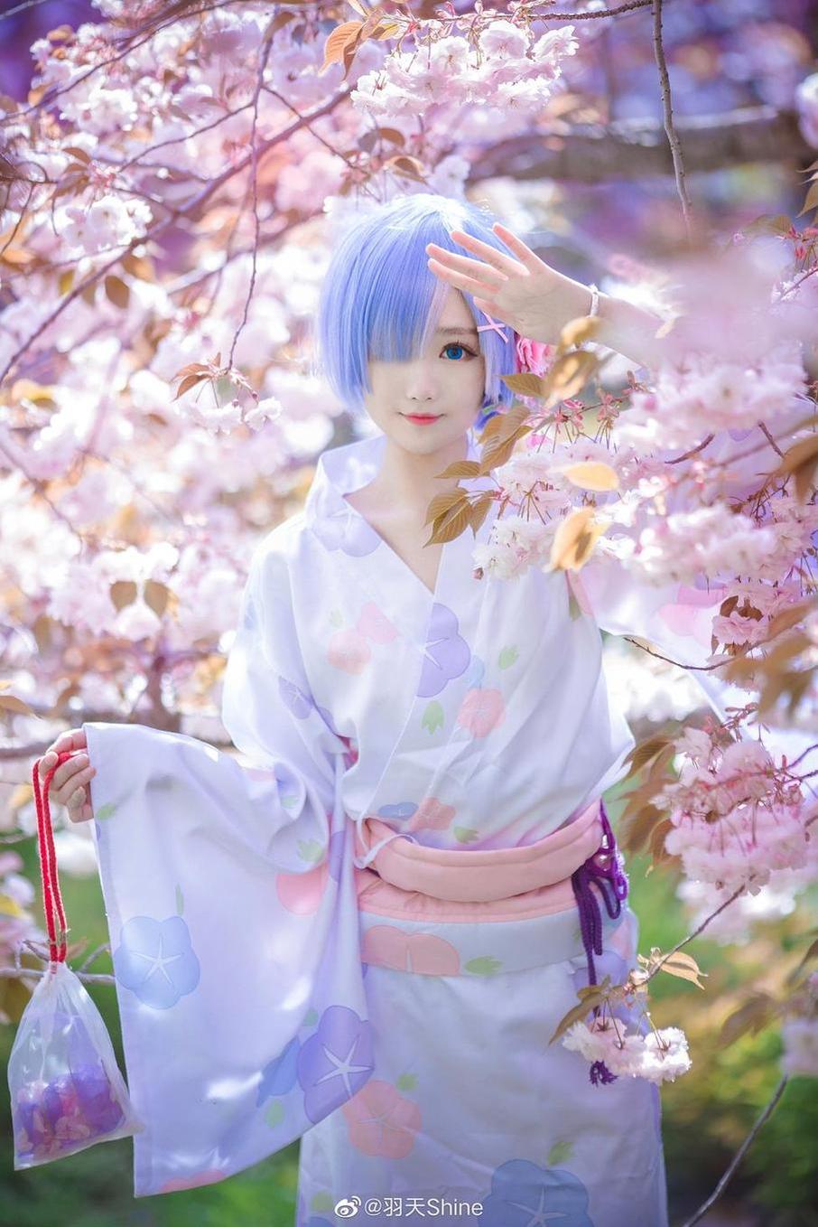“羽天shine小黄鸭美图”：绝对完美的cosplay表现