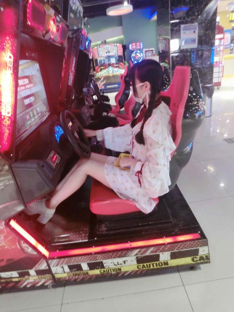 赛高酱血小板免费资源震撼上线：超精选cos作品照片。