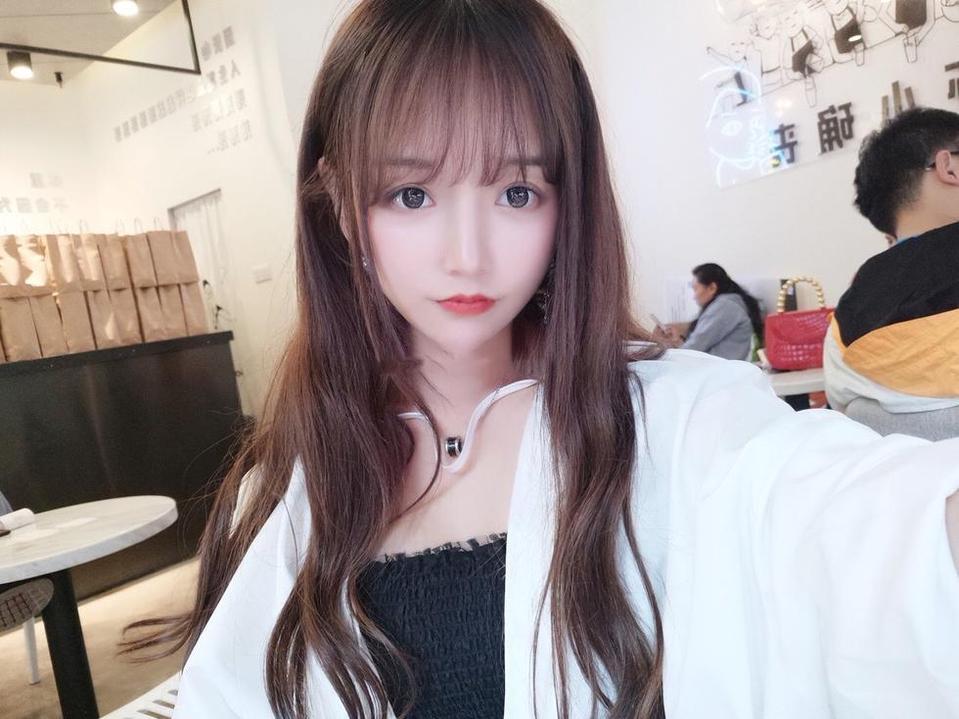 绝美视觉盛宴：过期米线喵无水印美图赏析