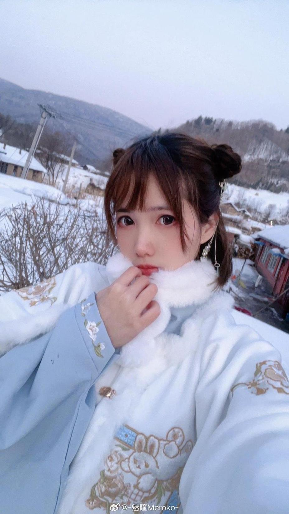 独一无二的魅瞳meroko信浓cosplay：你一定要看一眼